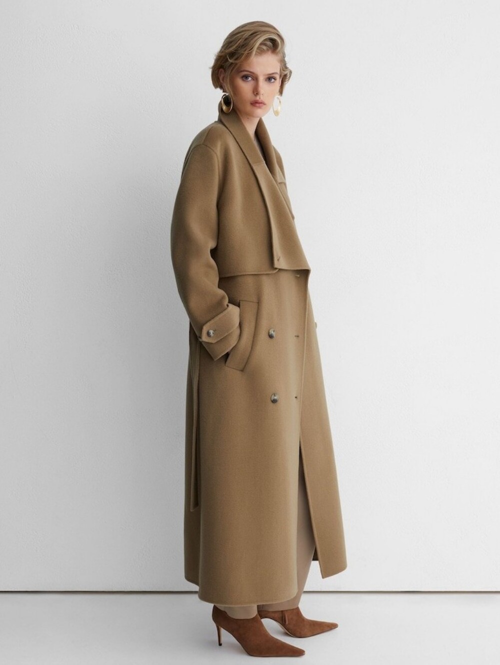 Reiss Arlo Atelier Wool Blindseam Double-Breasted Coat in Khaki - Picture 2 of 16